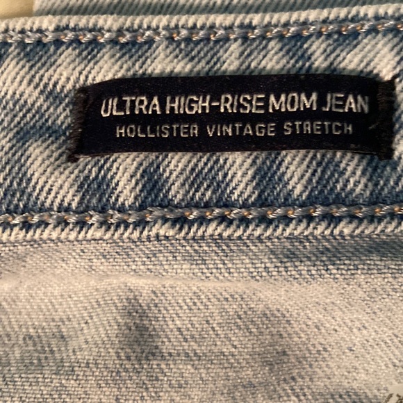 Hollister Ultra High-Rise Jeans - Picture 3 of 10